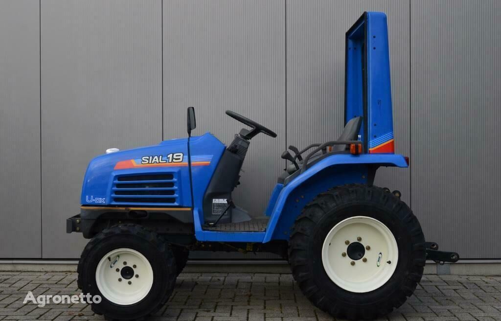 Iseki Sial19F 23pk stuurbekrachtiging brede industriebanden mini traktor