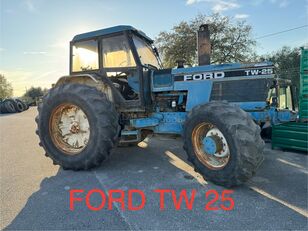 Ford TW25 traktor točkaš