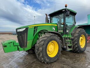 John Deere 8335R  traktor točkaš