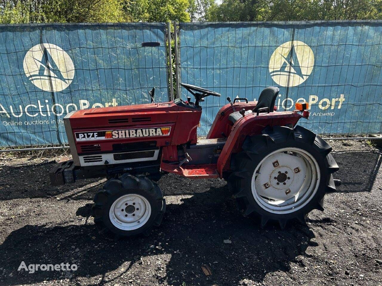 Shibaura P17F traktor točkaš
